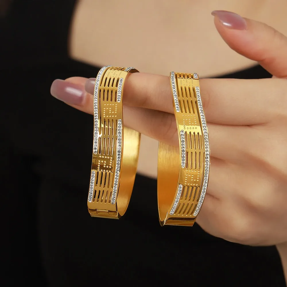 18K gold exquisite and dazzling versatile bracelet with diamonds on both sides and hollow design