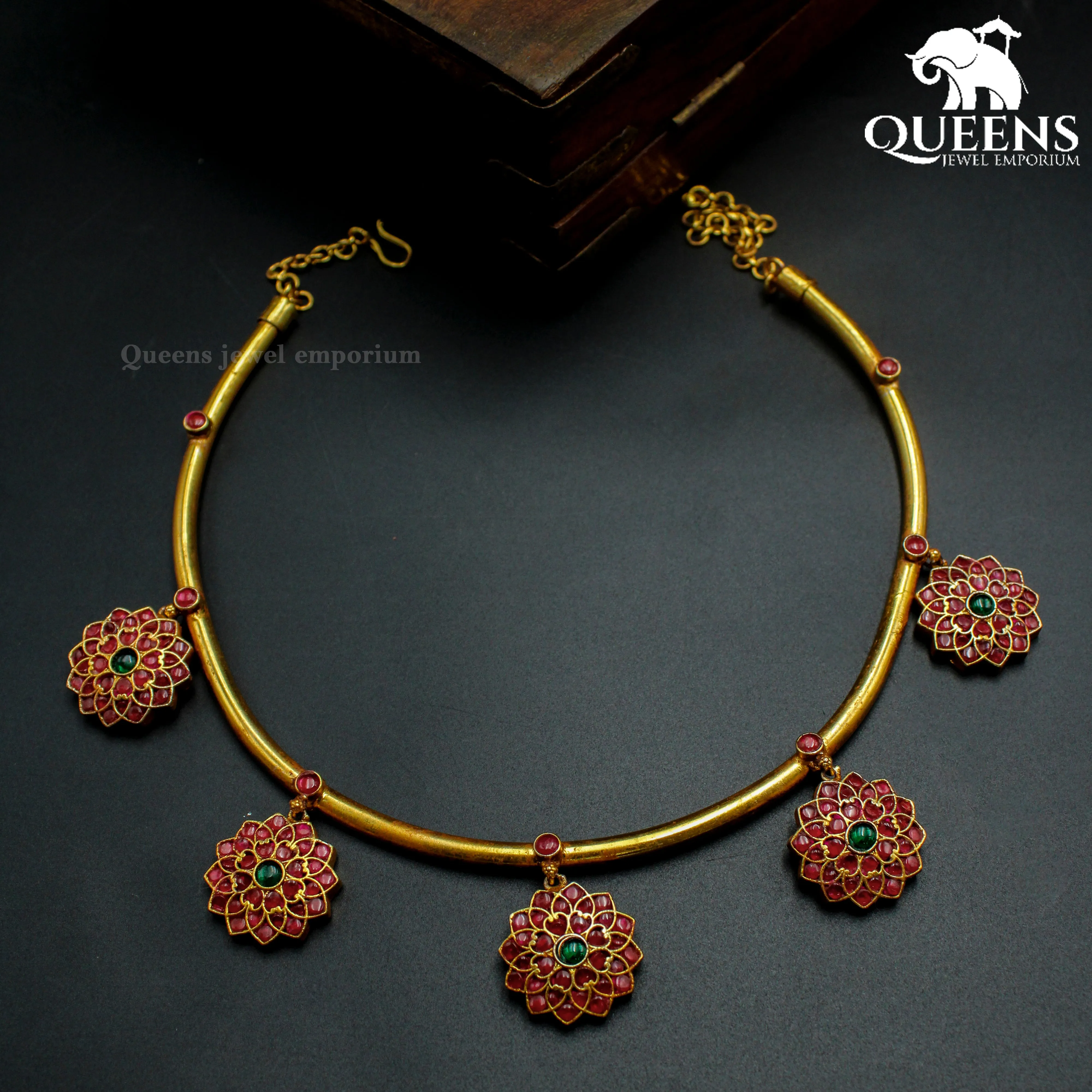 AARATHRIKA KANTI NECKLACE