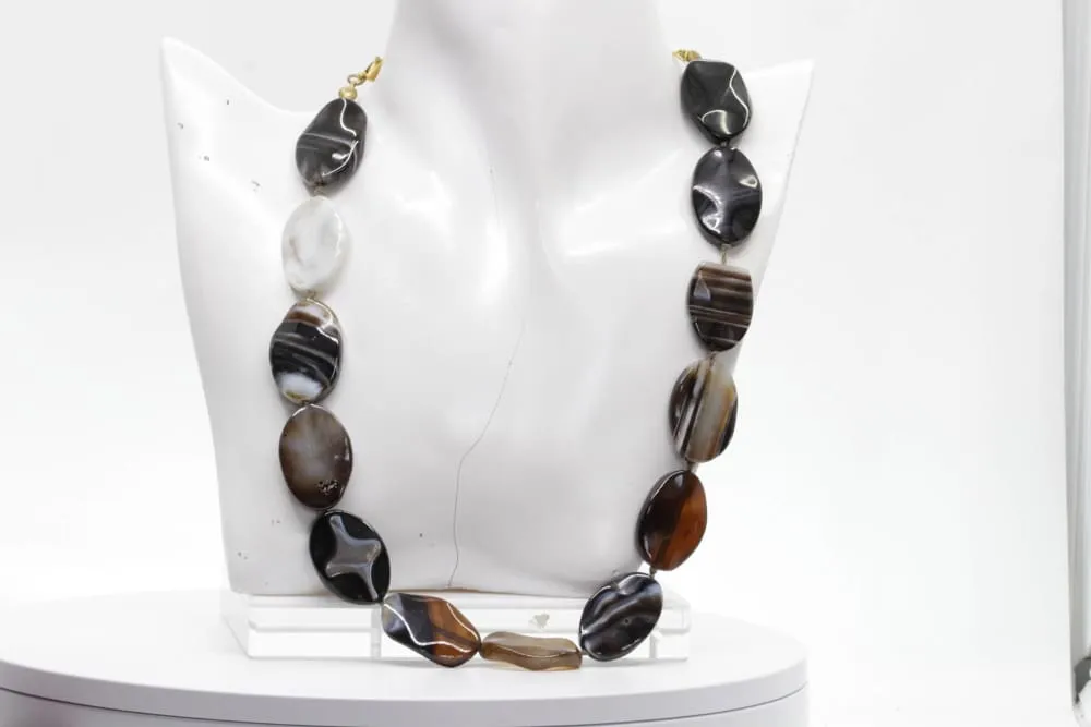 BROWN AGATE NECKLACE