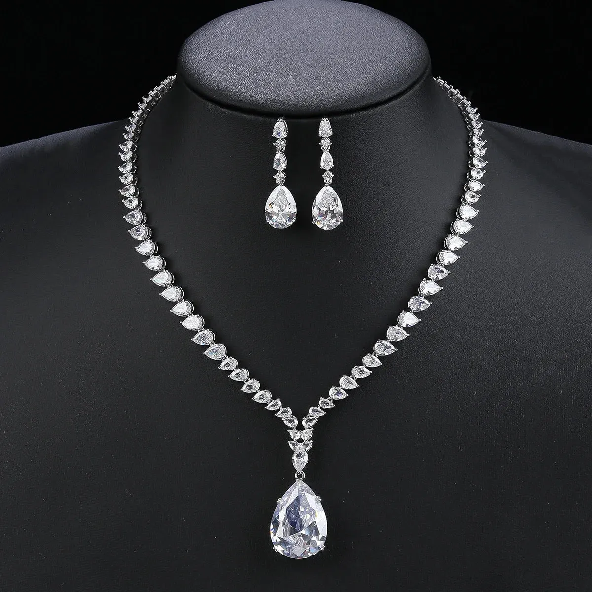 Elegant CZ Water Drop Cubic Zirconia Pendant  Necklace  Earrings Set Bridal Wedding Jewelry Sets for Women Gift CN10536