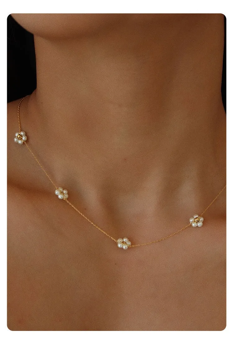 Elegant Floral Choker Necklace