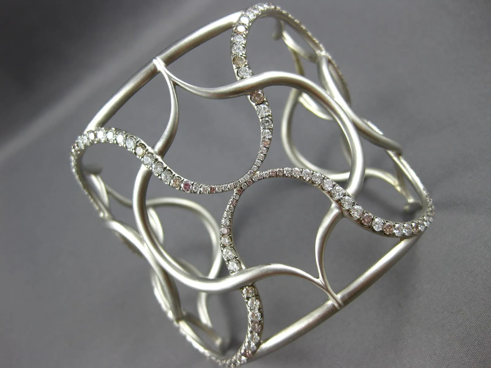 EXTRA LARGE 5.50CT DIAMOND 18K WHITE GOLD INFINITY OPEN FILIGREE BANGLE BRACELET