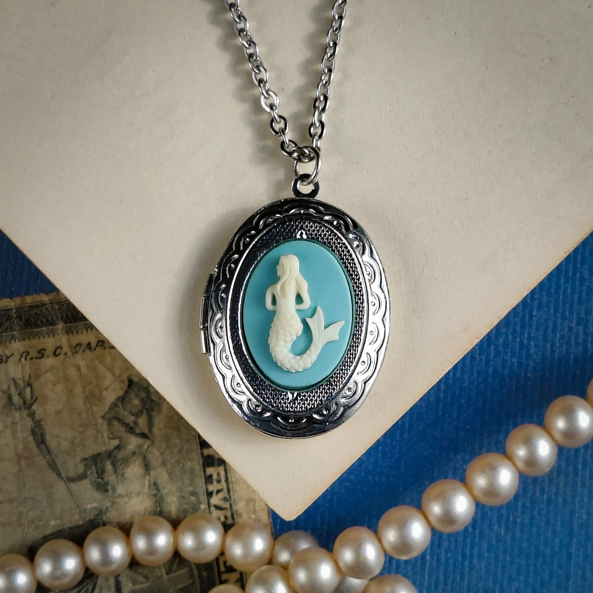 Mermaid Cameo Oval Vintage Style Locket