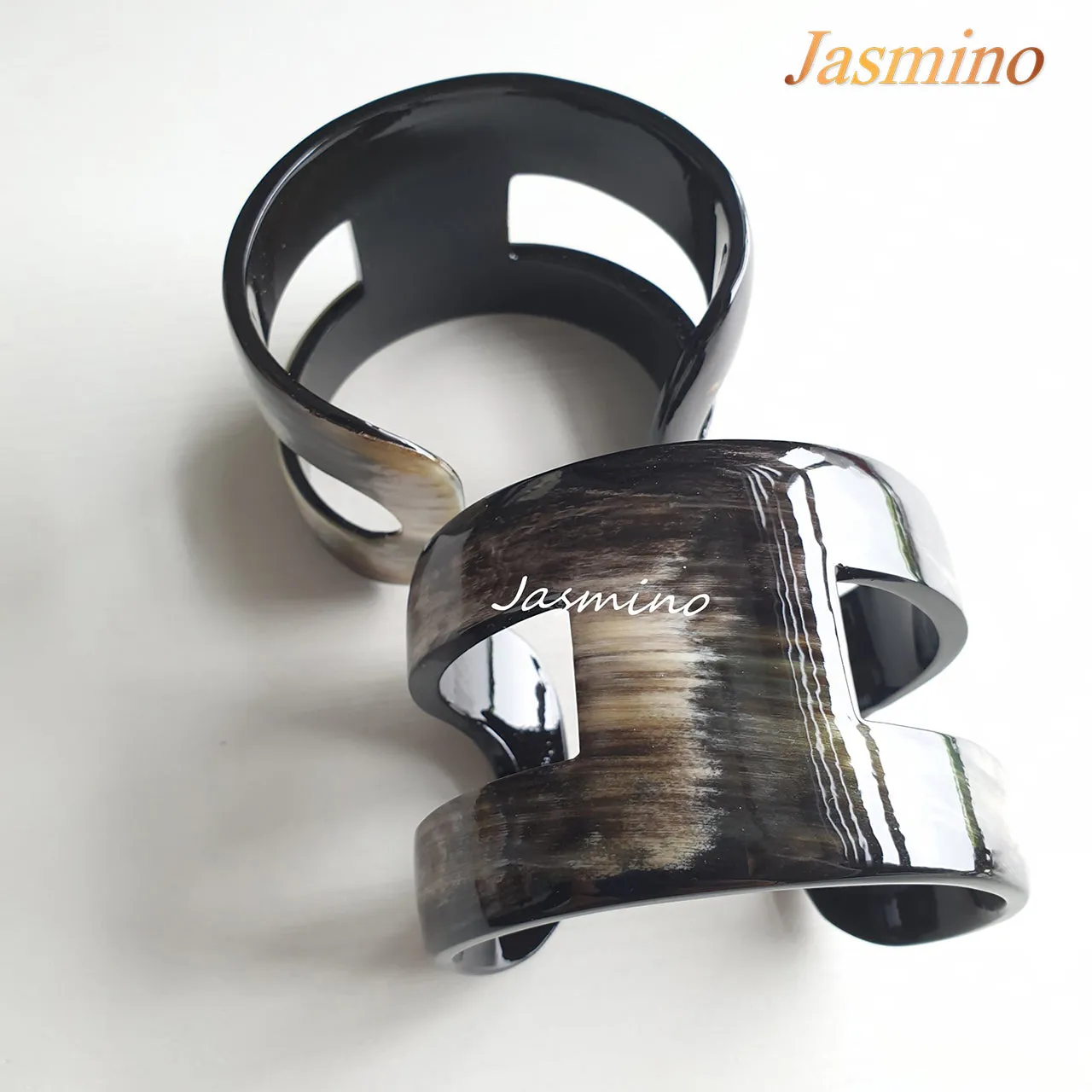 Natural Handmade Bracelet for Women J17686, Made by Horn and Lacquer.