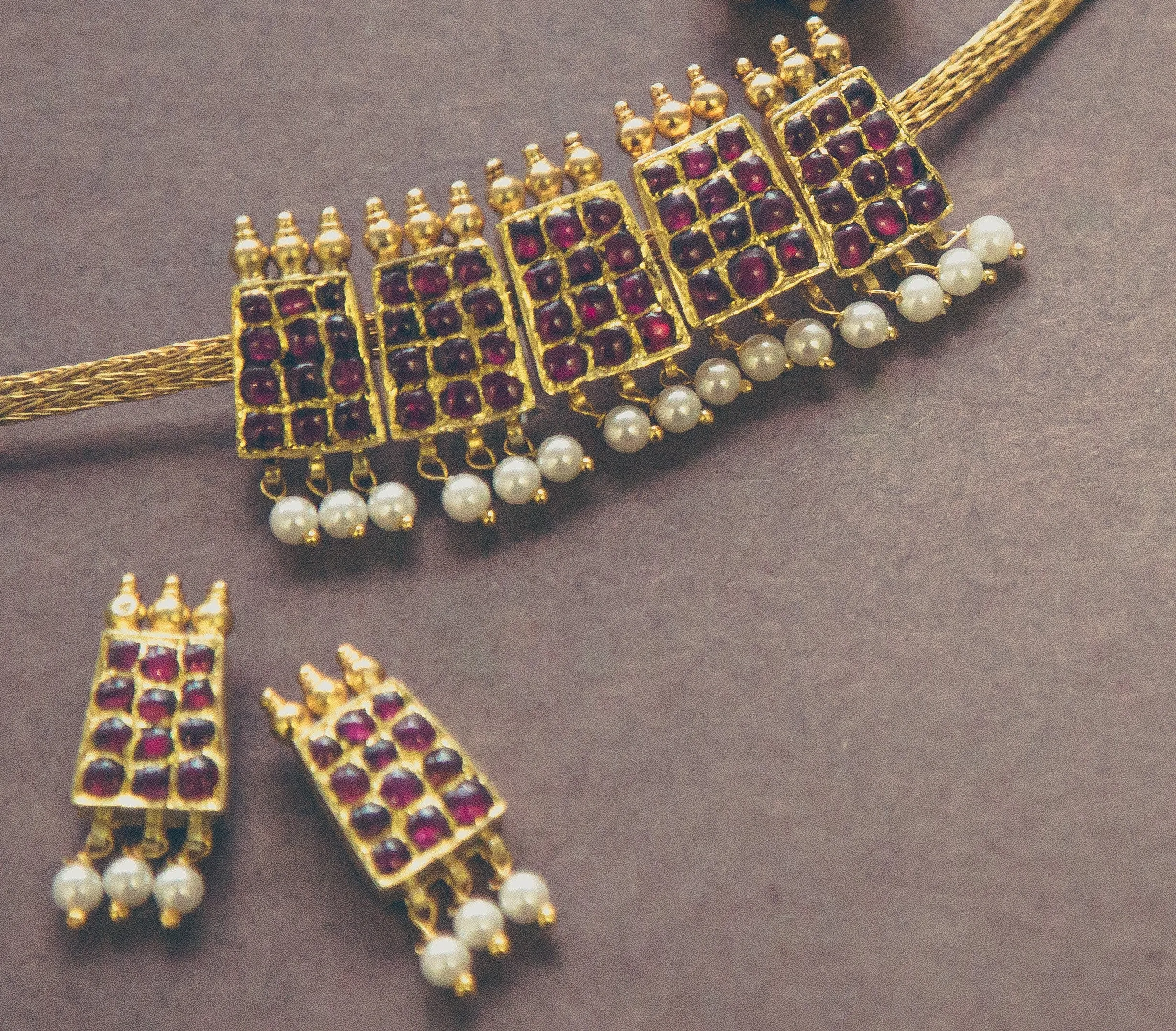 Poothali Choker