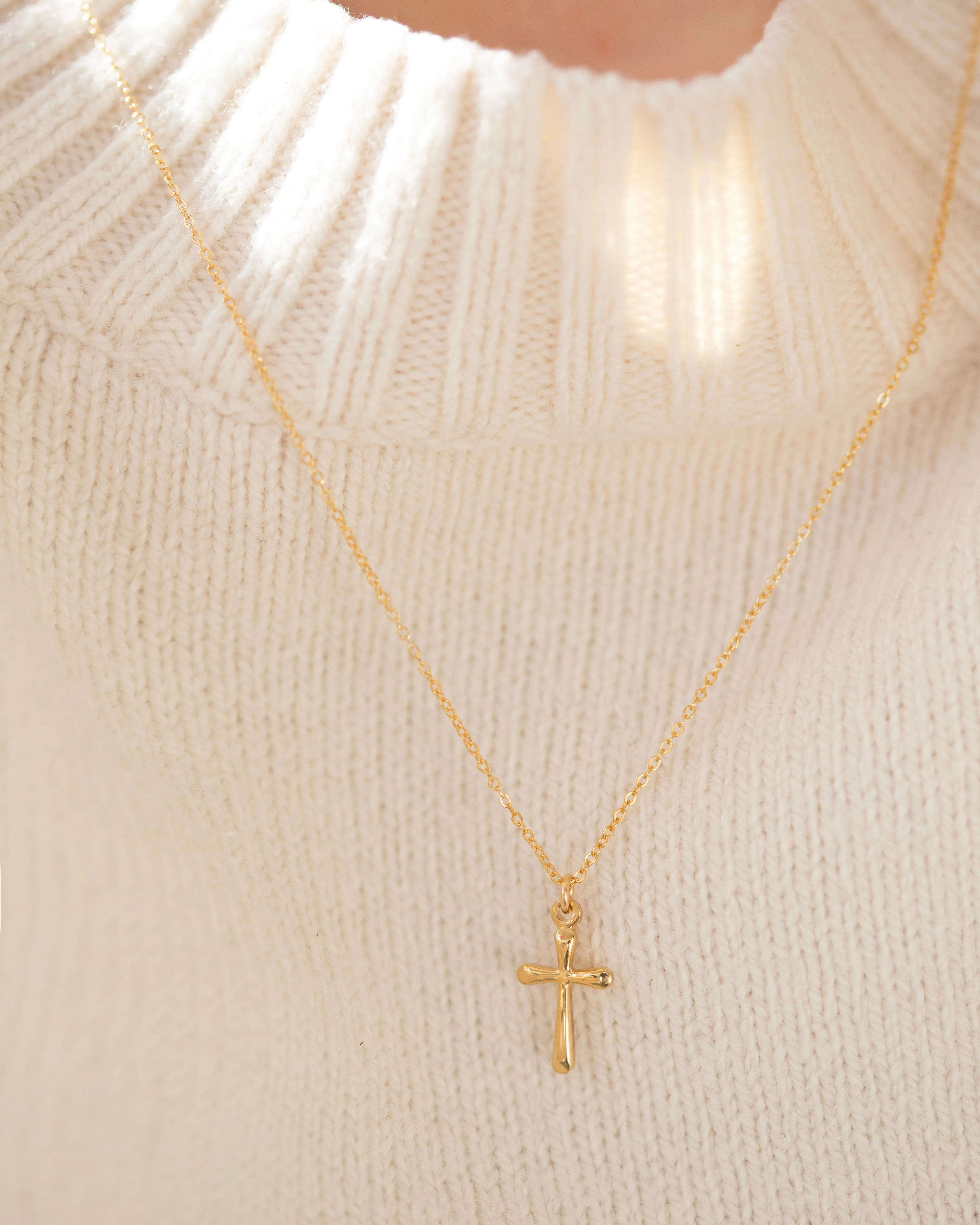 Simple cross necklace