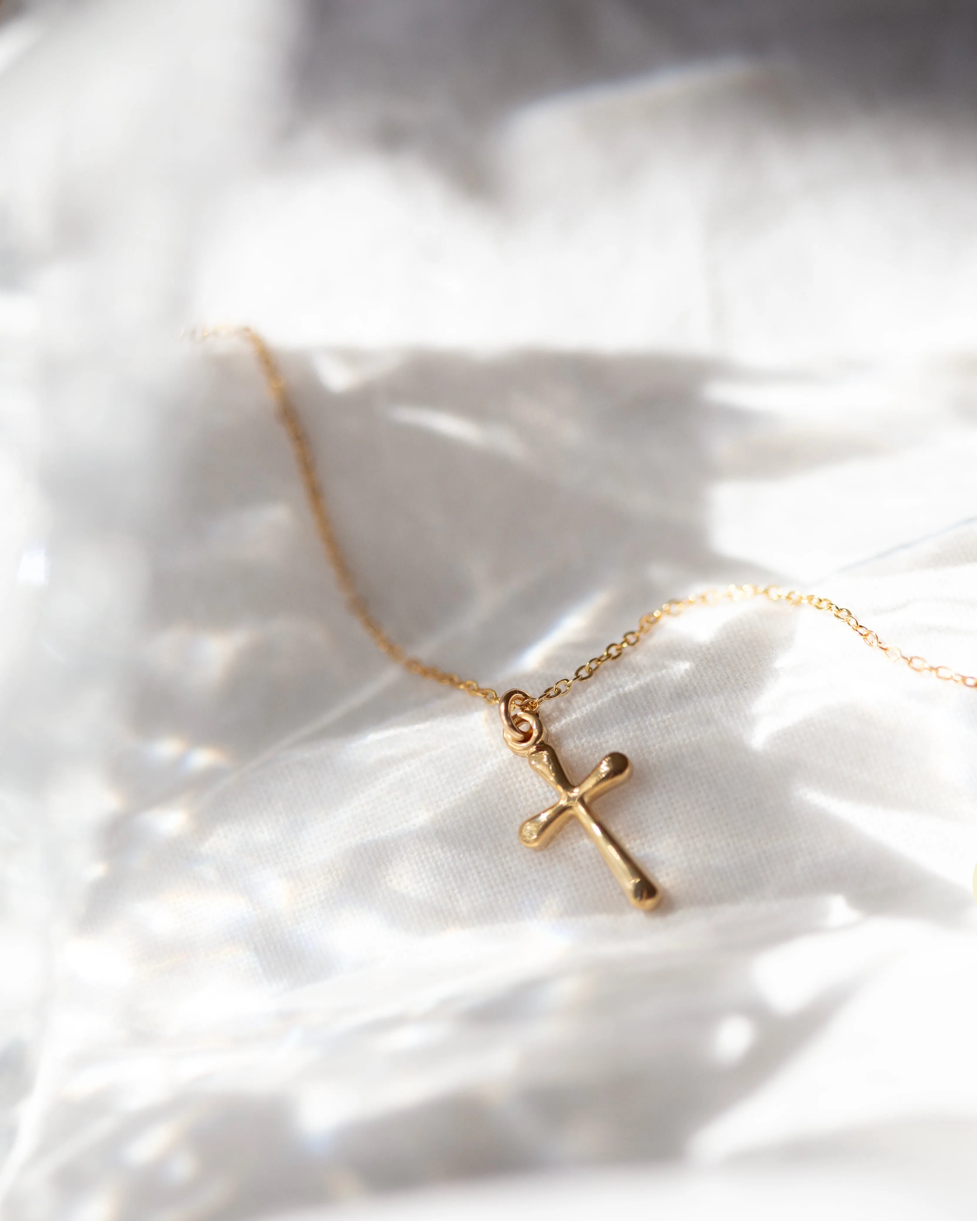 Simple cross necklace