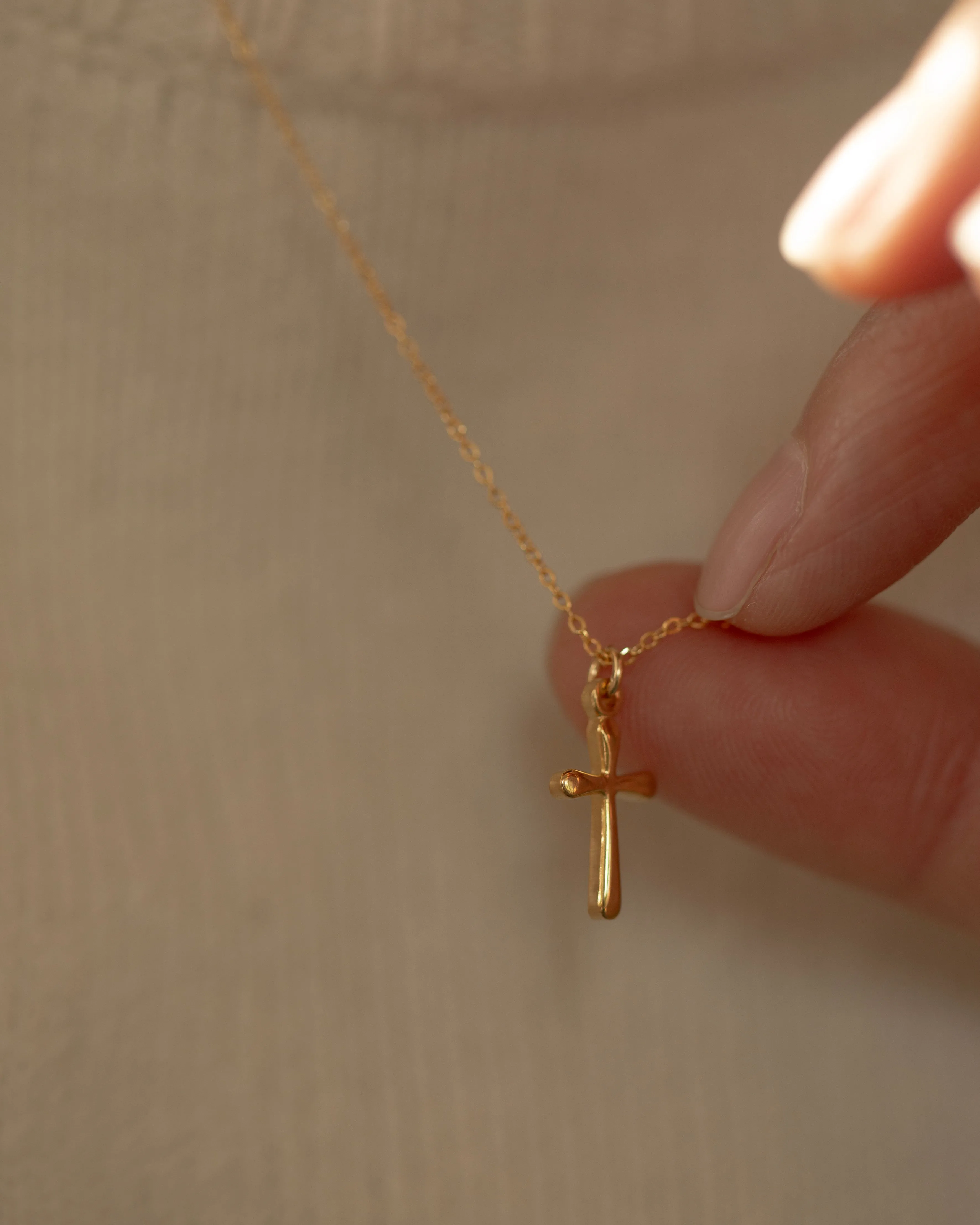 Simple cross necklace