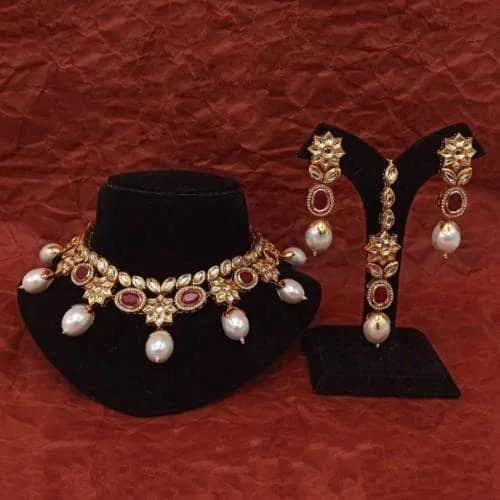 Simple Kundan Big Pearl Necklace Earring And Teeka Set