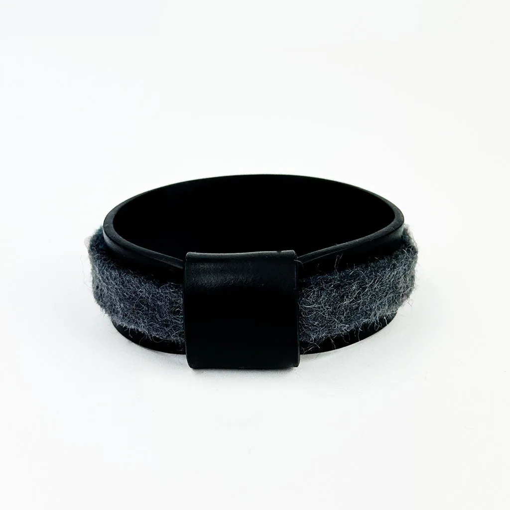 single layer rubber and felt bangle