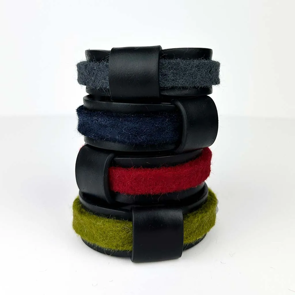 single layer rubber and felt bangle