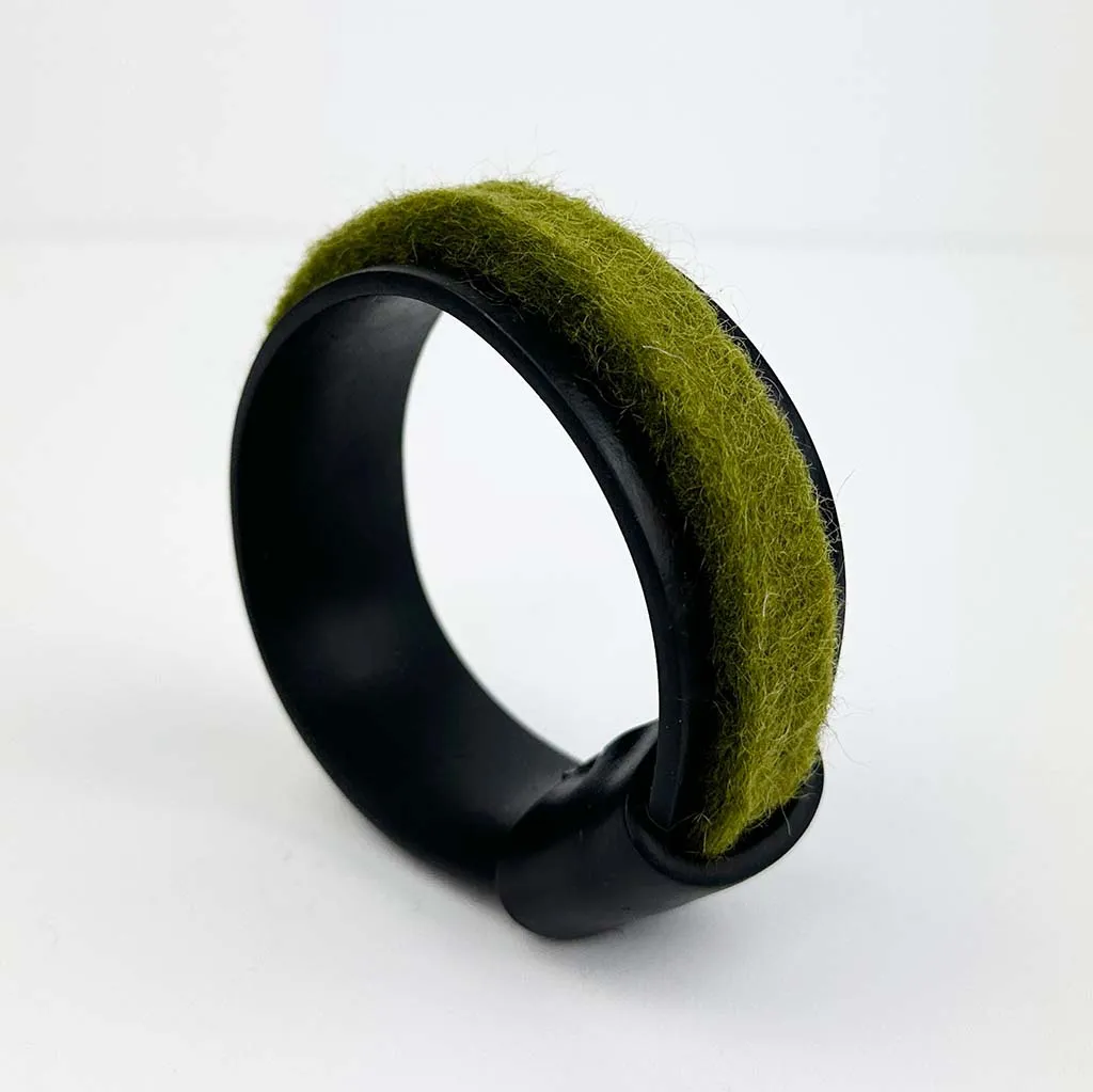 single layer rubber and felt bangle