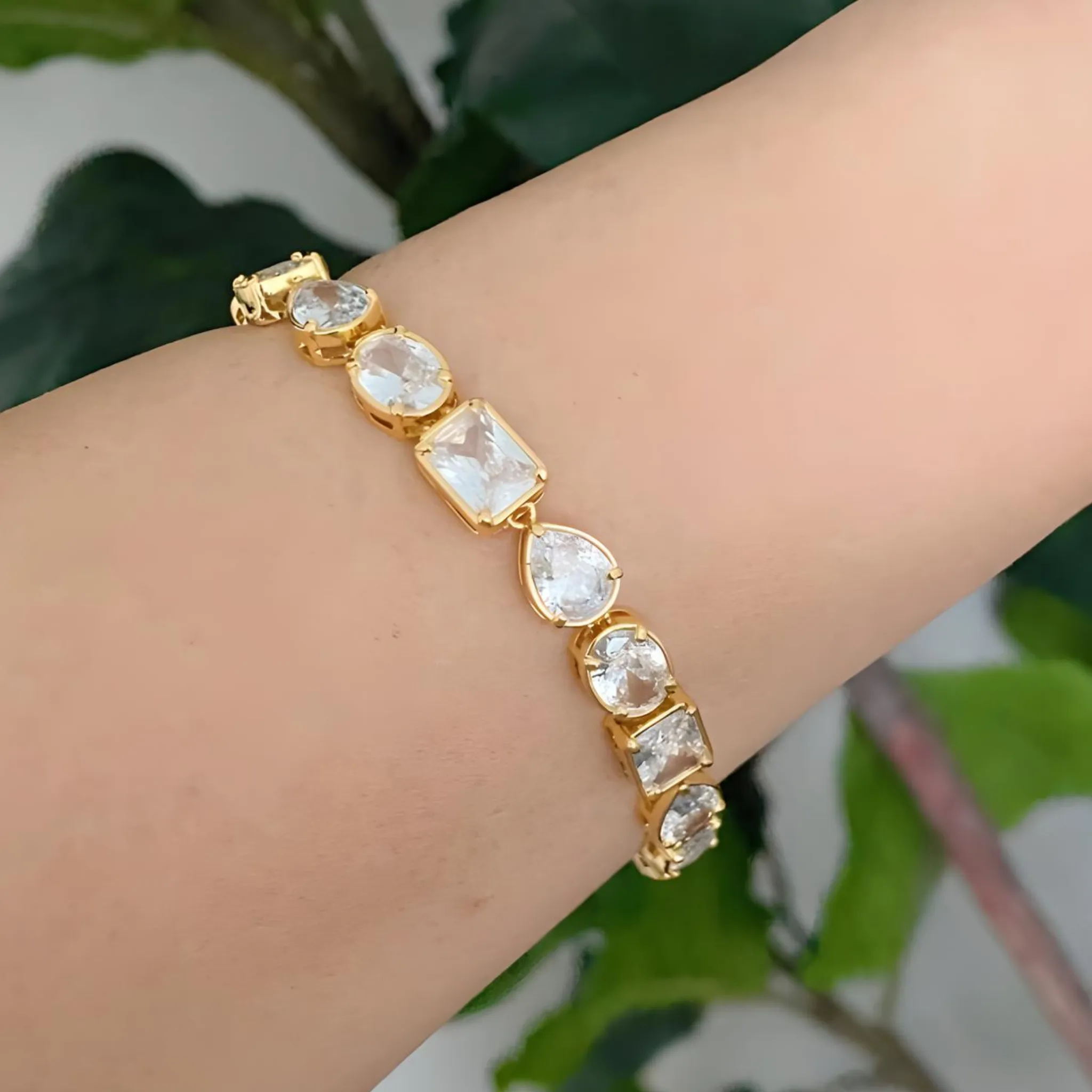 Sparkling in Shapes Bracelet