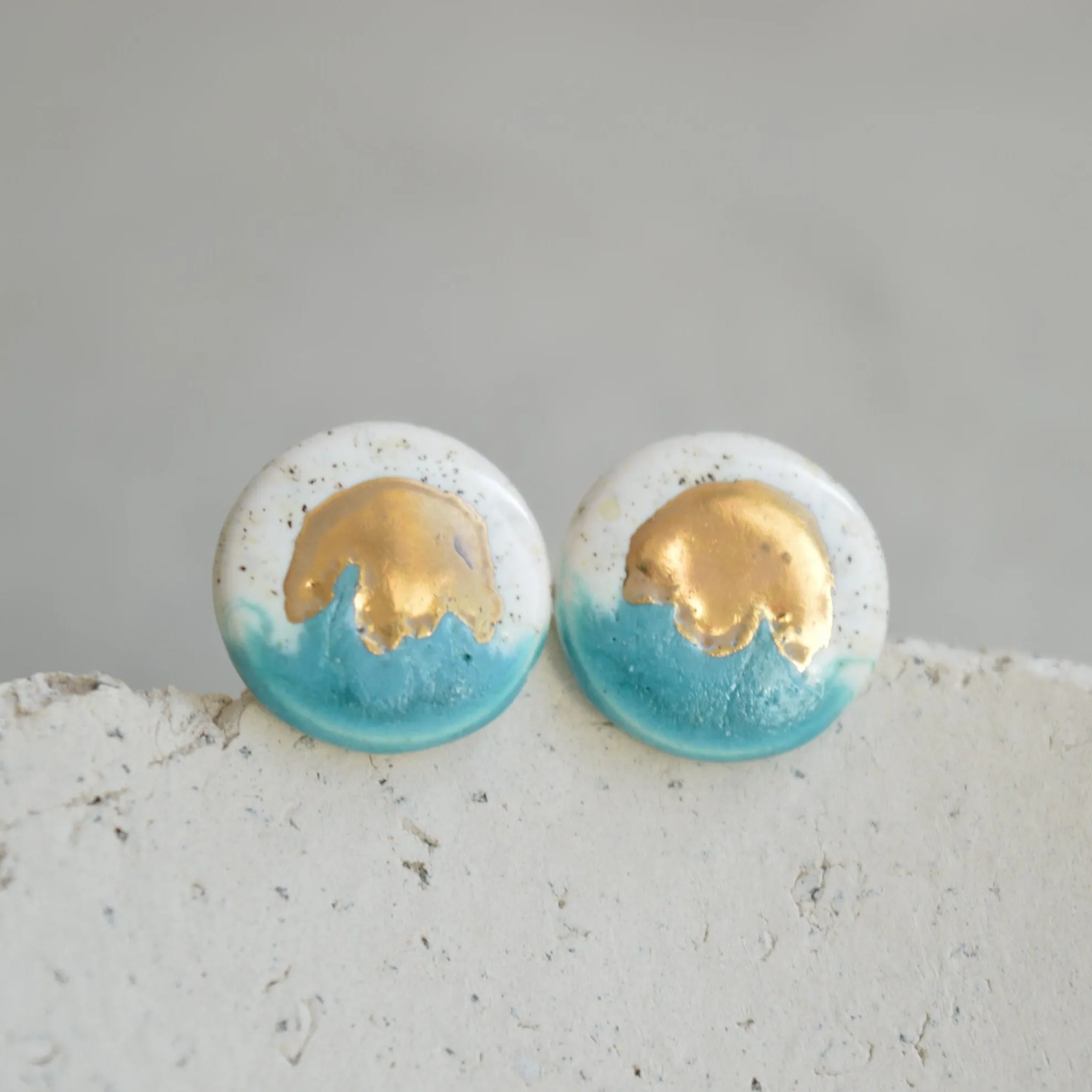 Stud earrings No. 43