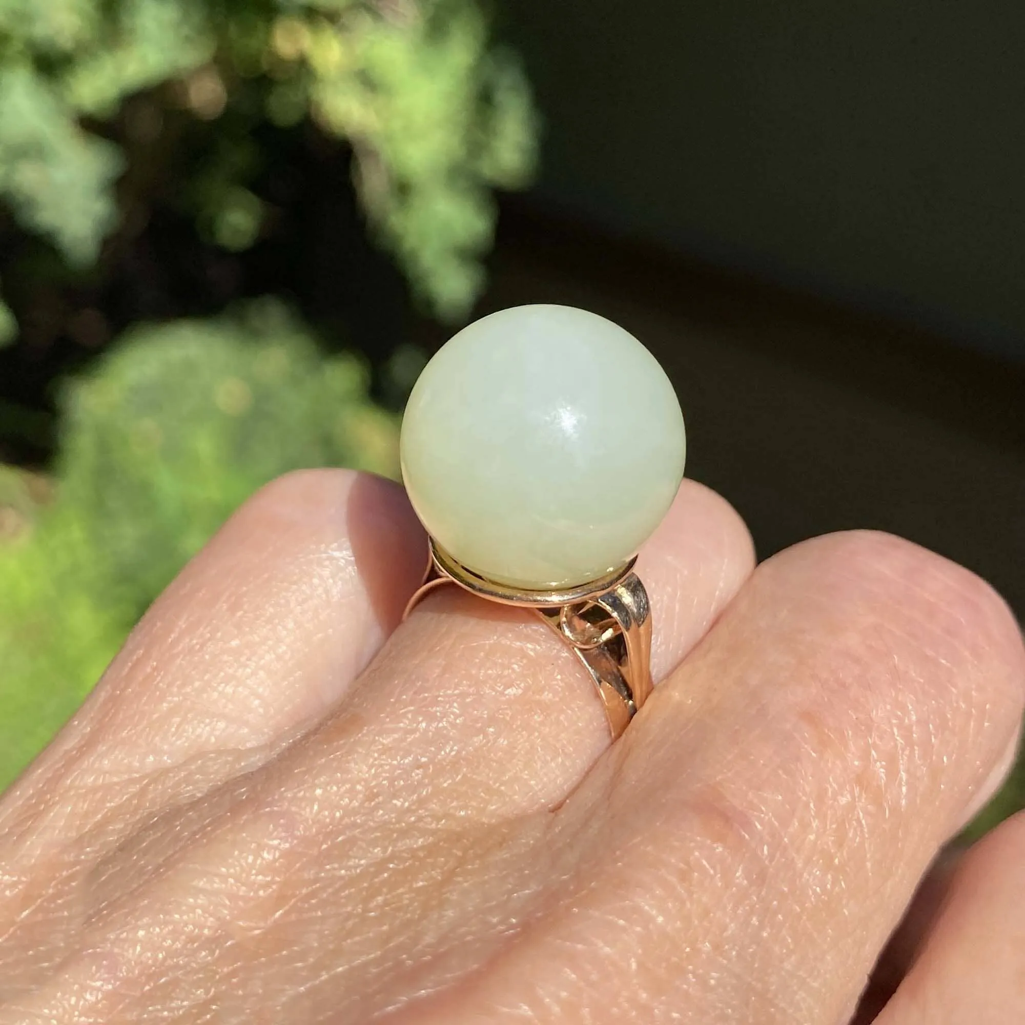 Vintage Cabochon Green Jade Ball Statement Ring